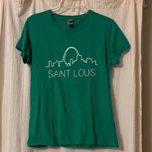 CUSTOM Gildan Green Saint Louis Skyline Tee